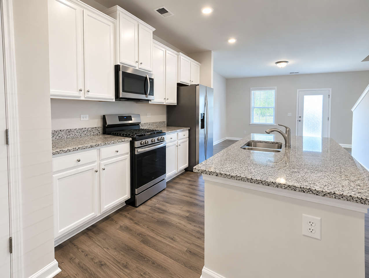 404 Laurel Park Dr - Photo 2 of 9