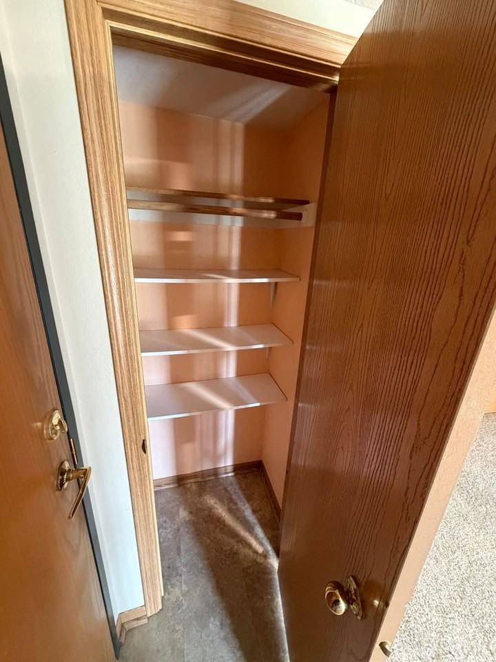 10121 Sutton Dr - Photo 4 of 16