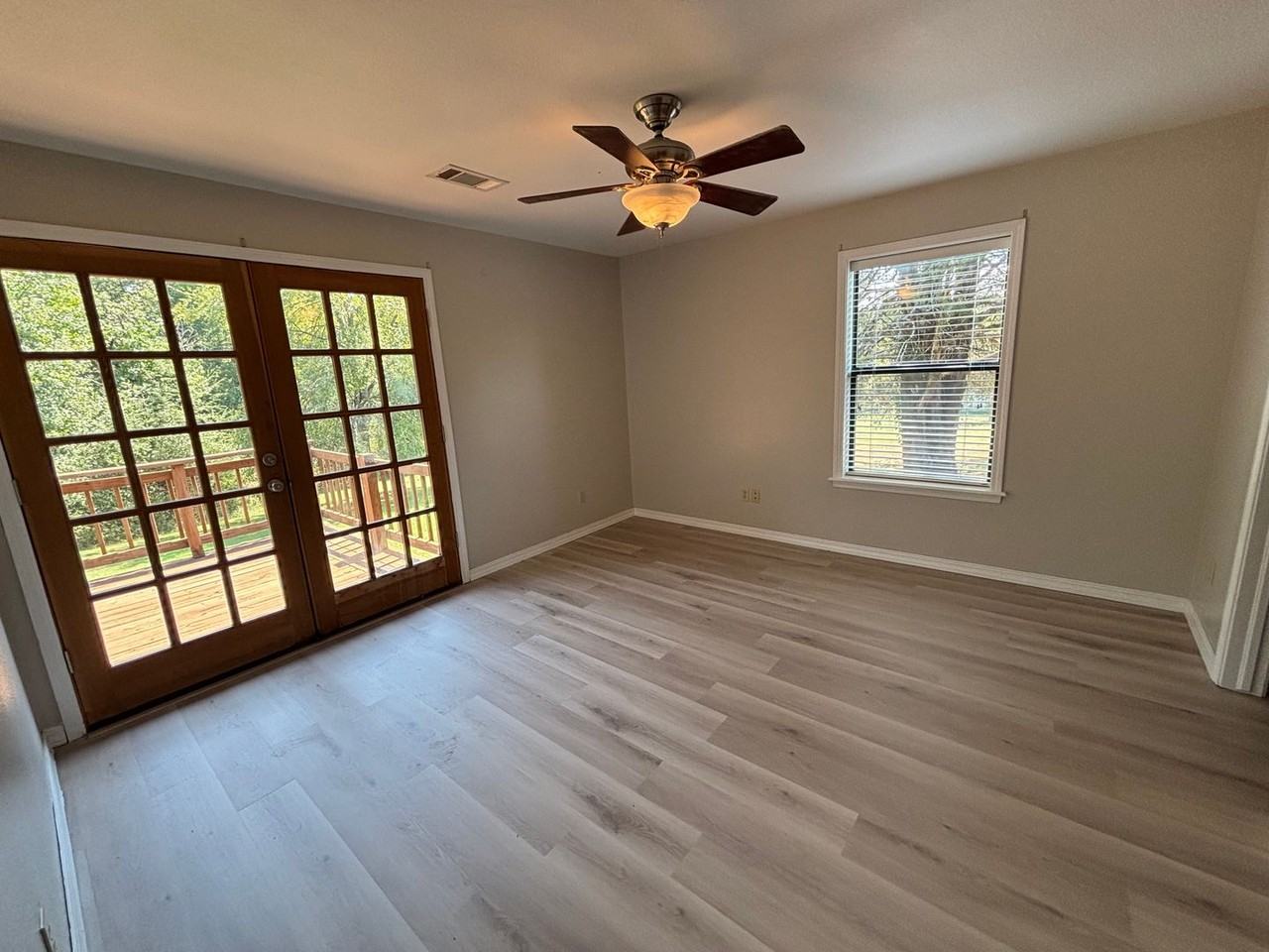 246 Jericho Ln - Photo 4 of 13