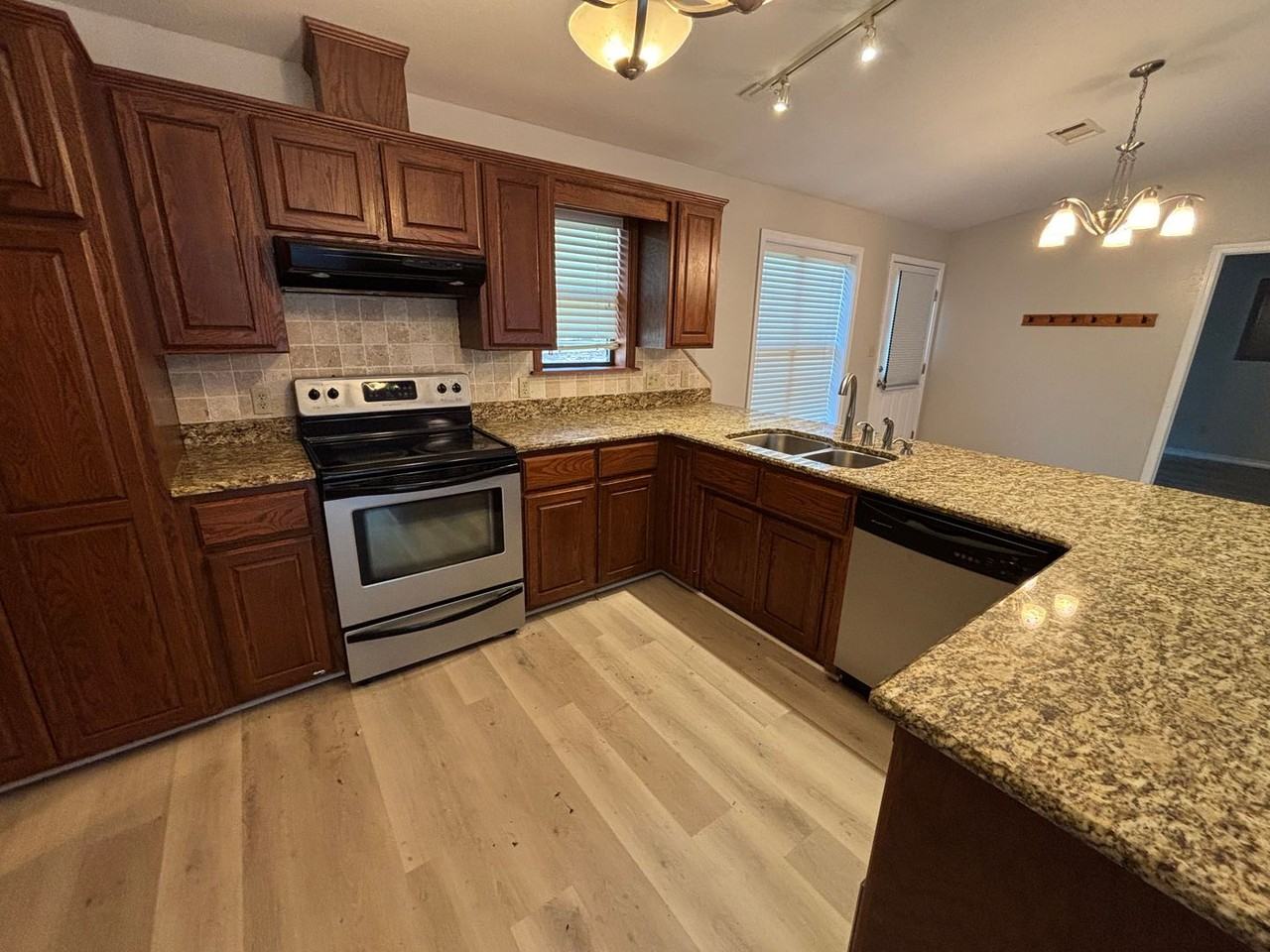 246 Jericho Ln - Photo 6 of 13