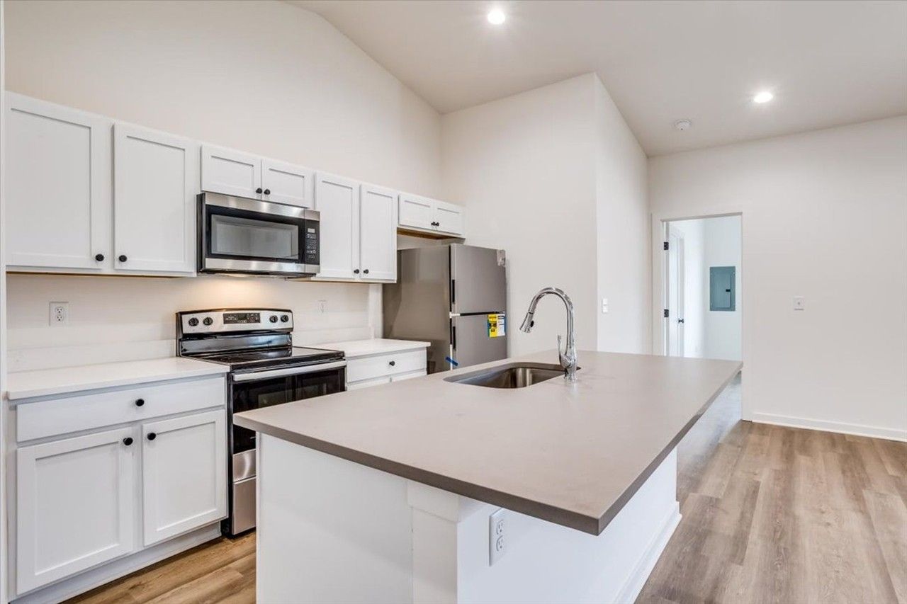 3858 W Longleaf St - Photo 6 of 22