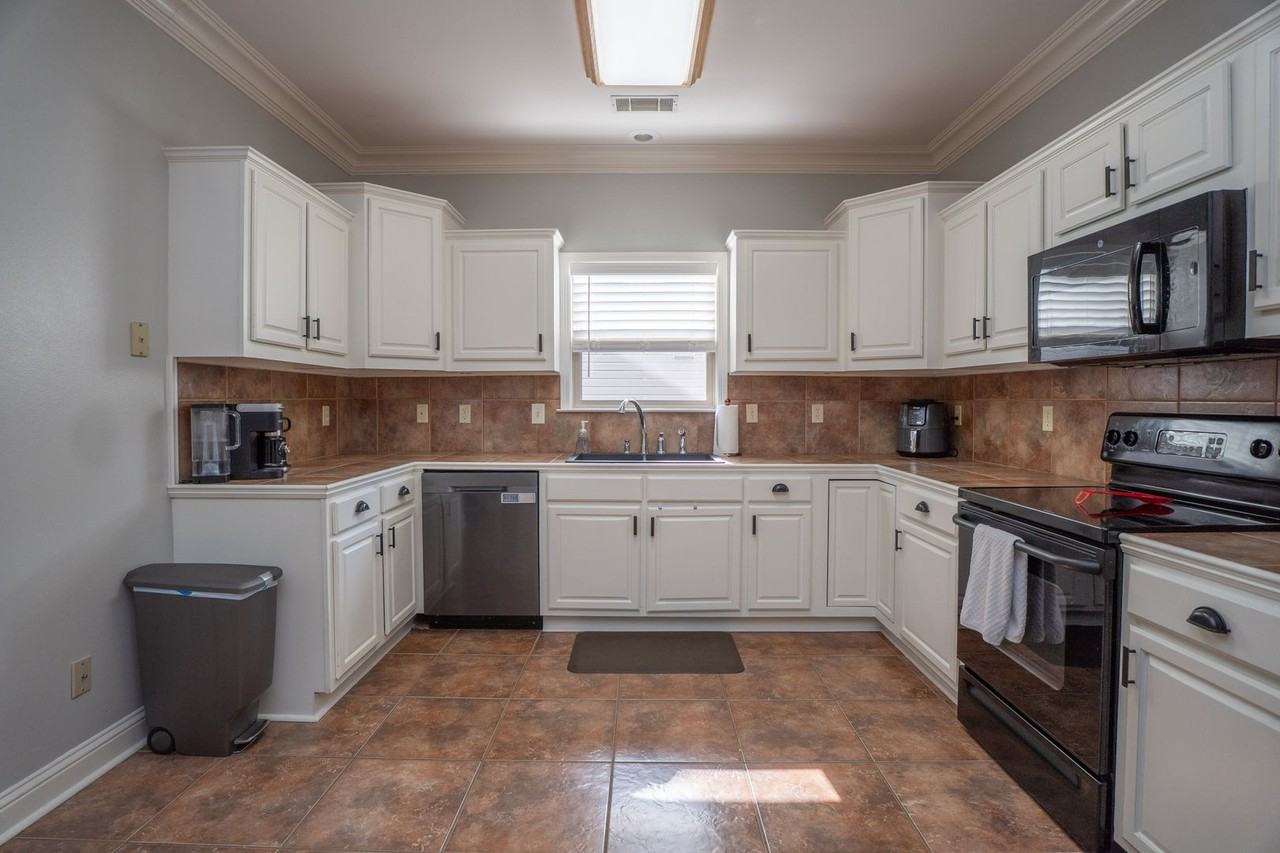 12907 Arthur Ln - Photo 4 of 43