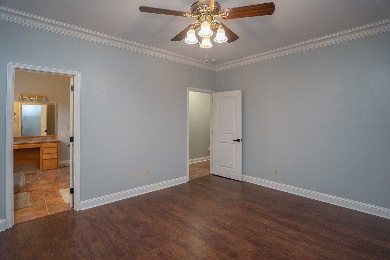 12907 Arthur Ln - Photo 5 of 43