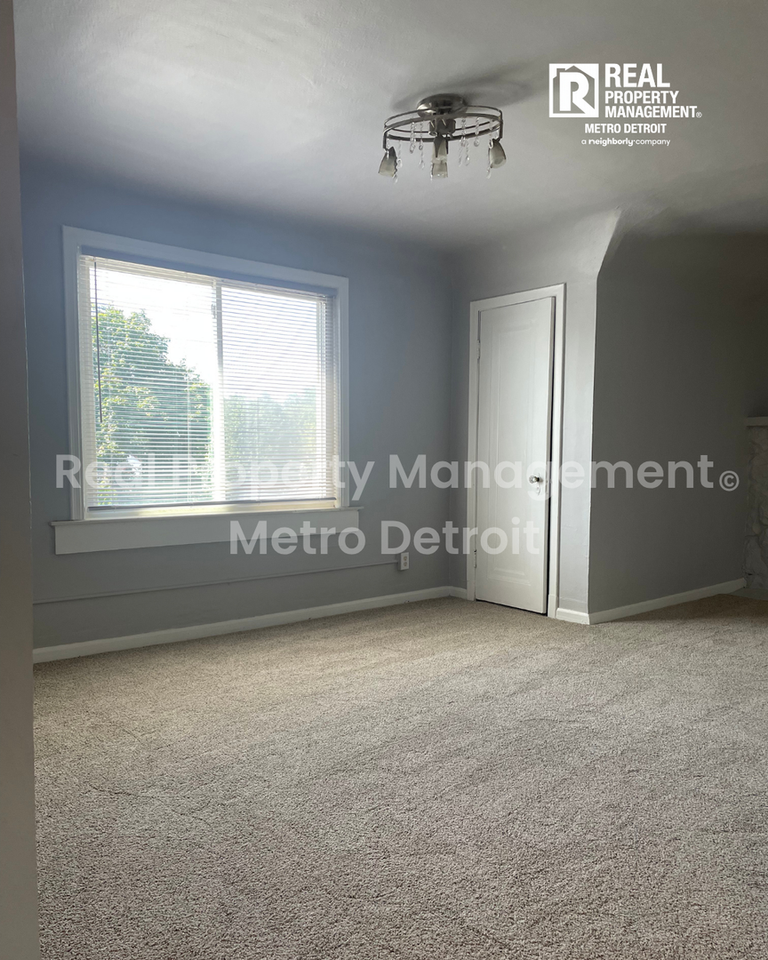 103 S Jessie St - Photo 3 of 14