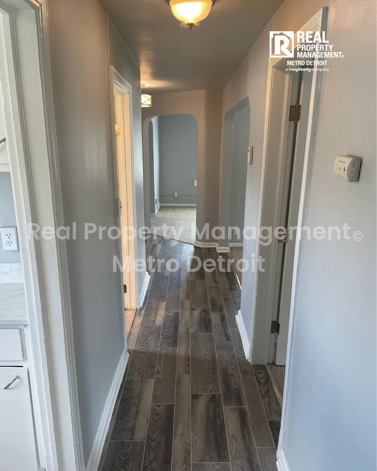 103 S Jessie St - Photo 6 of 14