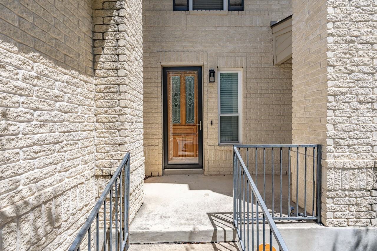 137 Springtree Shadow - Photo 3 of 30