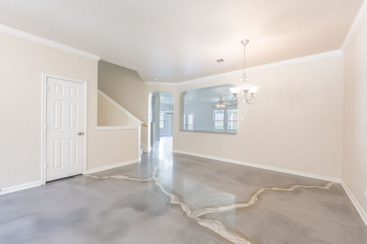 137 Springtree Shadow - Photo 6 of 30
