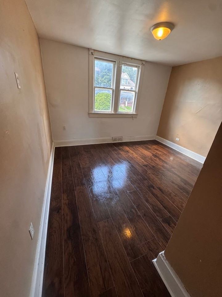 691 S Irvine Ave #3 - Photo 4 of 5