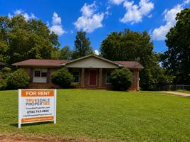 featured image of 3214 Lewisburg Dr Nw