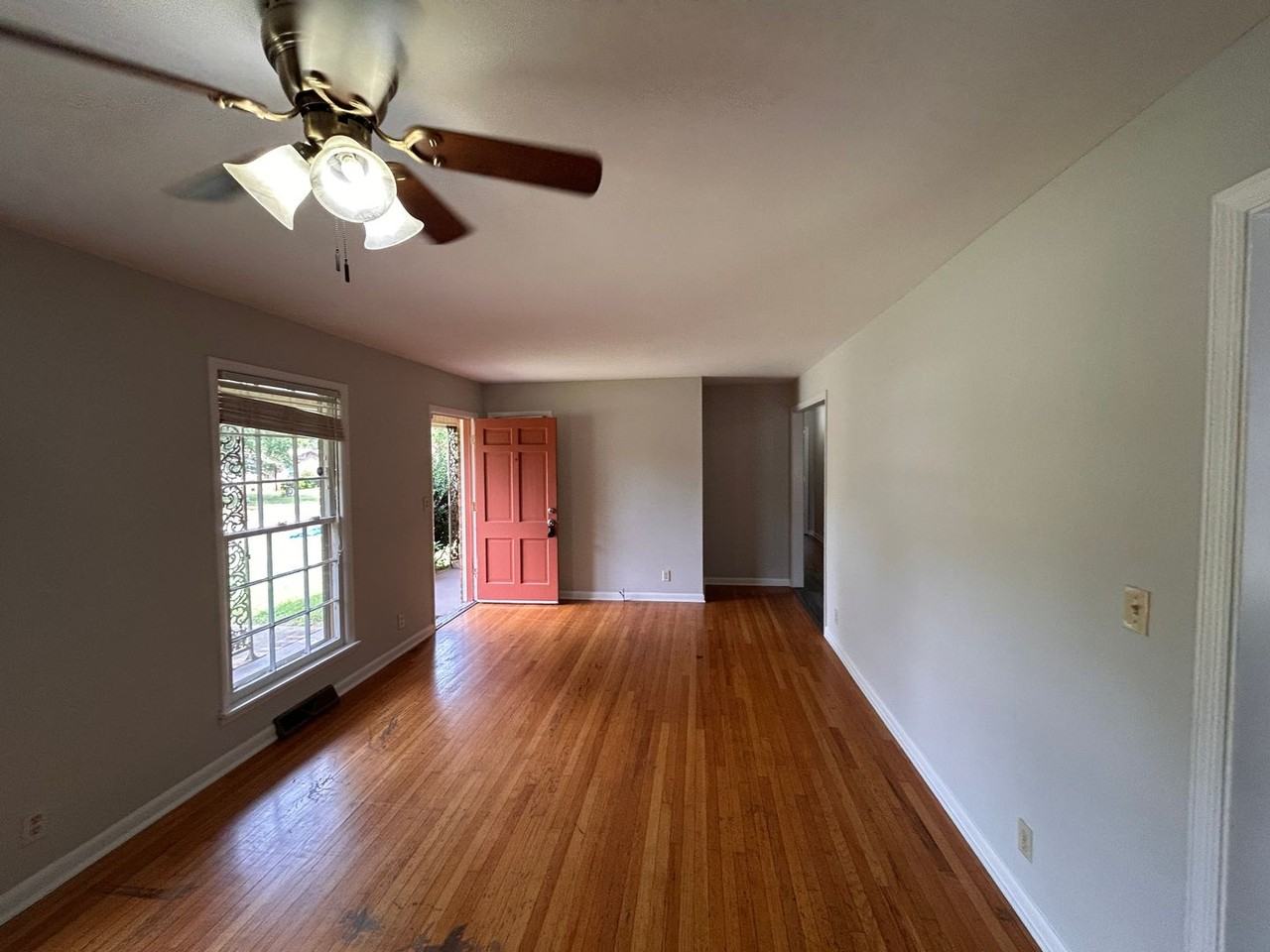 3214 Lewisburg Dr Nw - Photo 2 of 15