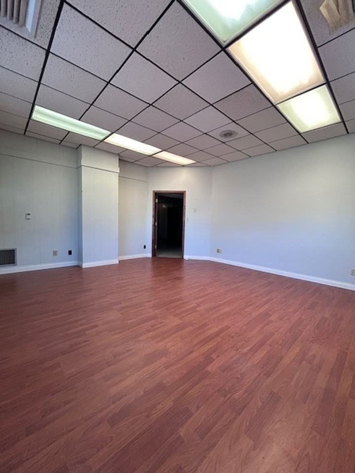 1202 State St - Photo 4 of 15