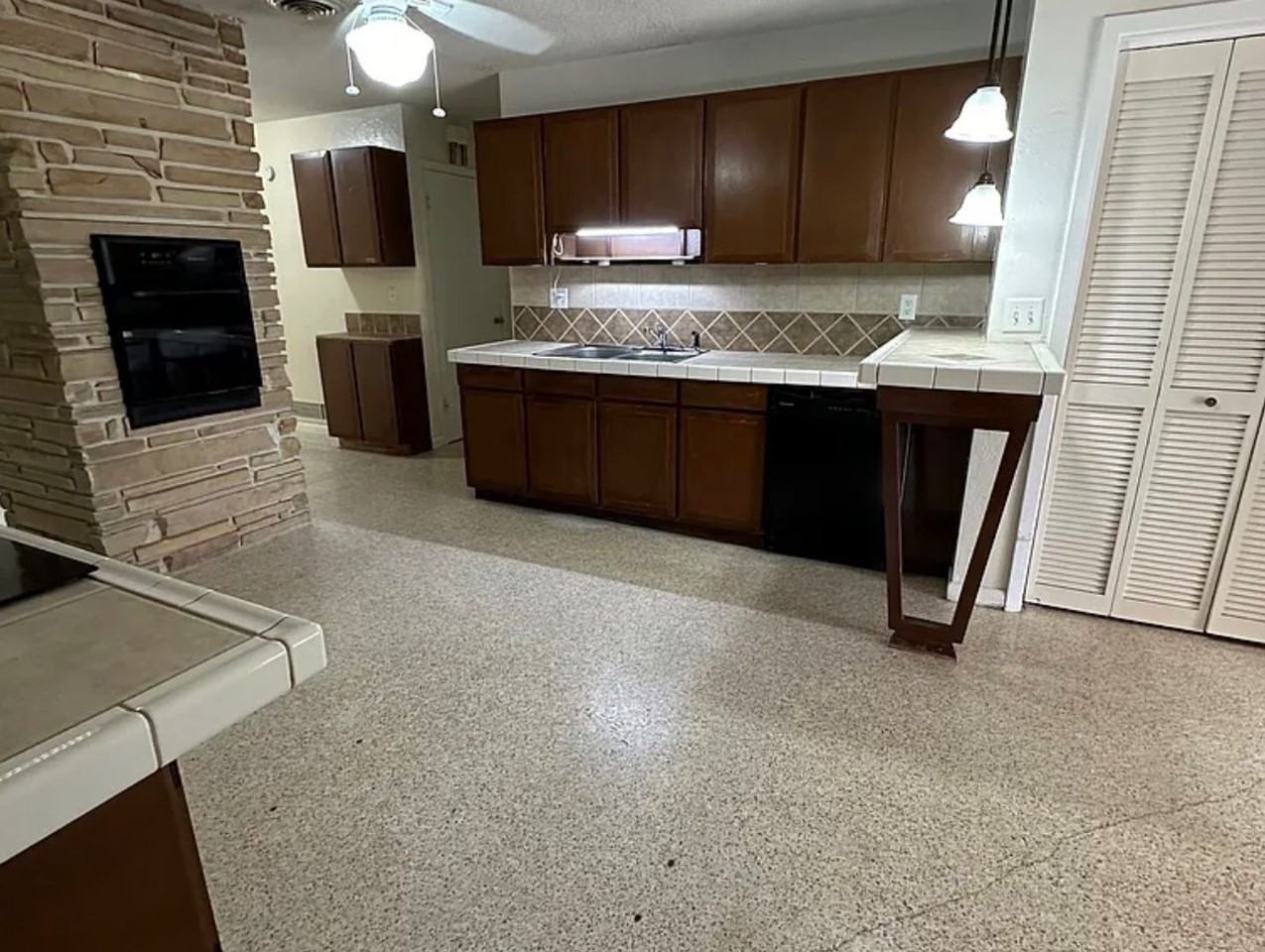 912 Ne 41st Ave - Photo 5 of 6