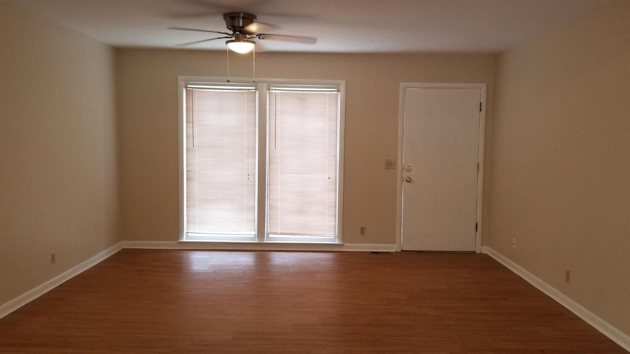 350 Ladybird Dr - Photo 2 of 12