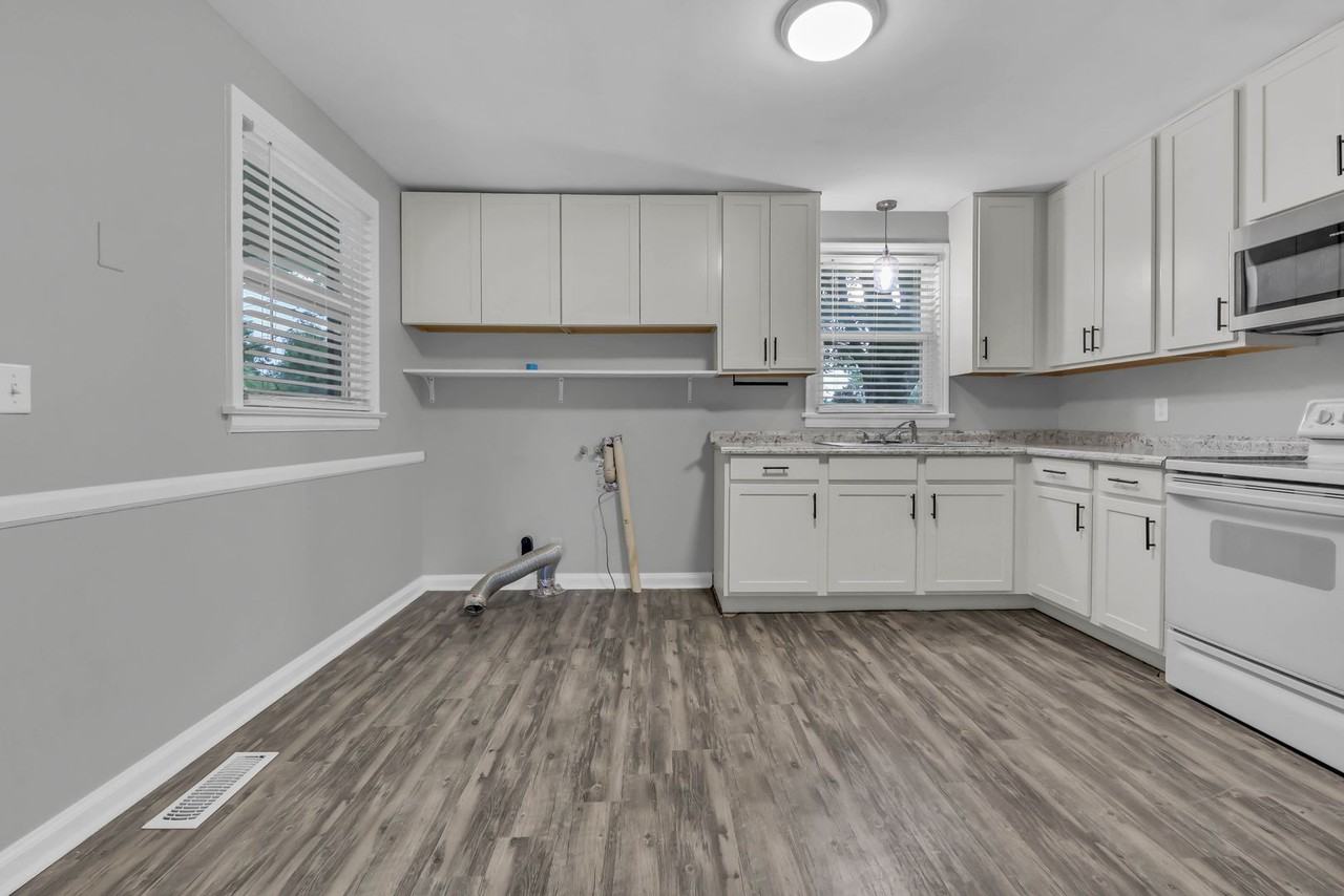143 N Meadow Dr - Photo 6 of 25