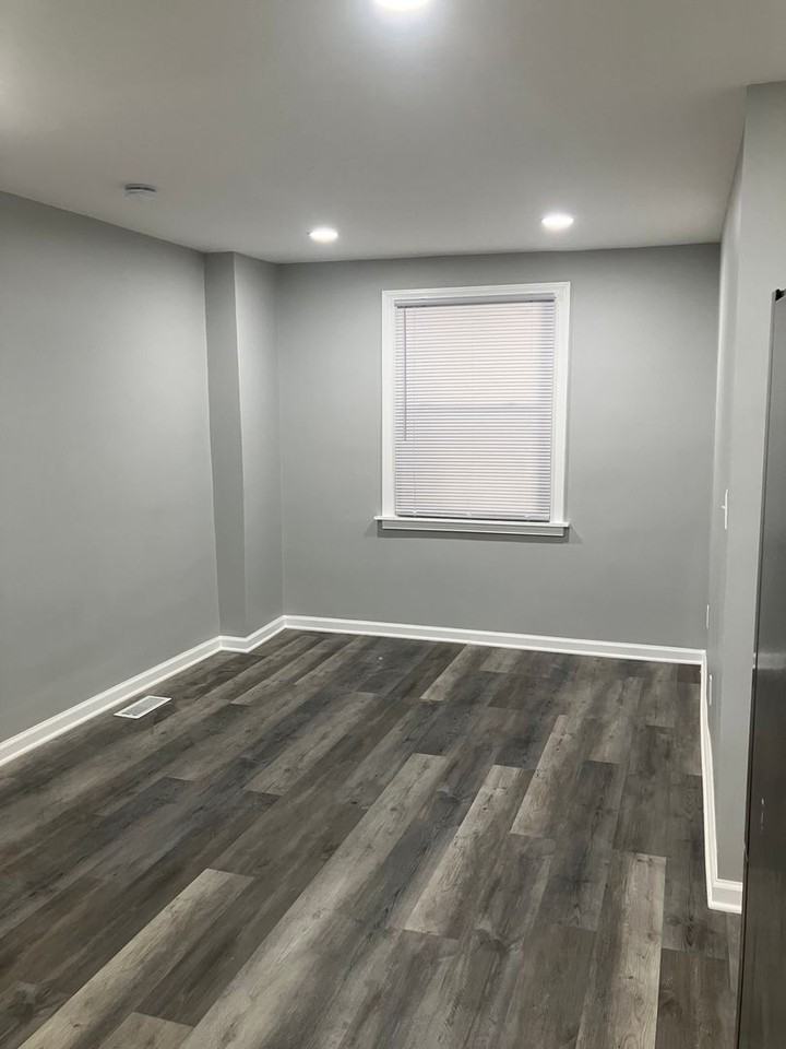 5049 Chalgrove Ave - Photo 3 of 18