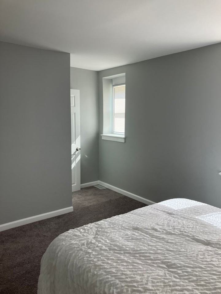 5049 Chalgrove Ave - Photo 7 of 18