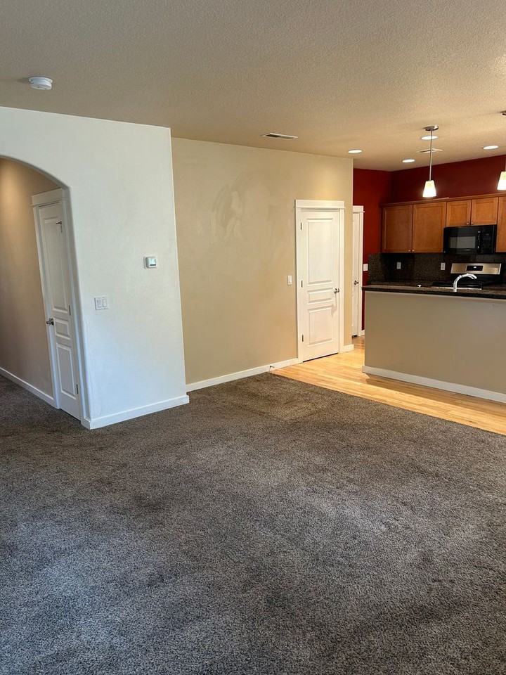 2522 Mountain Ter - Photo 7 of 35