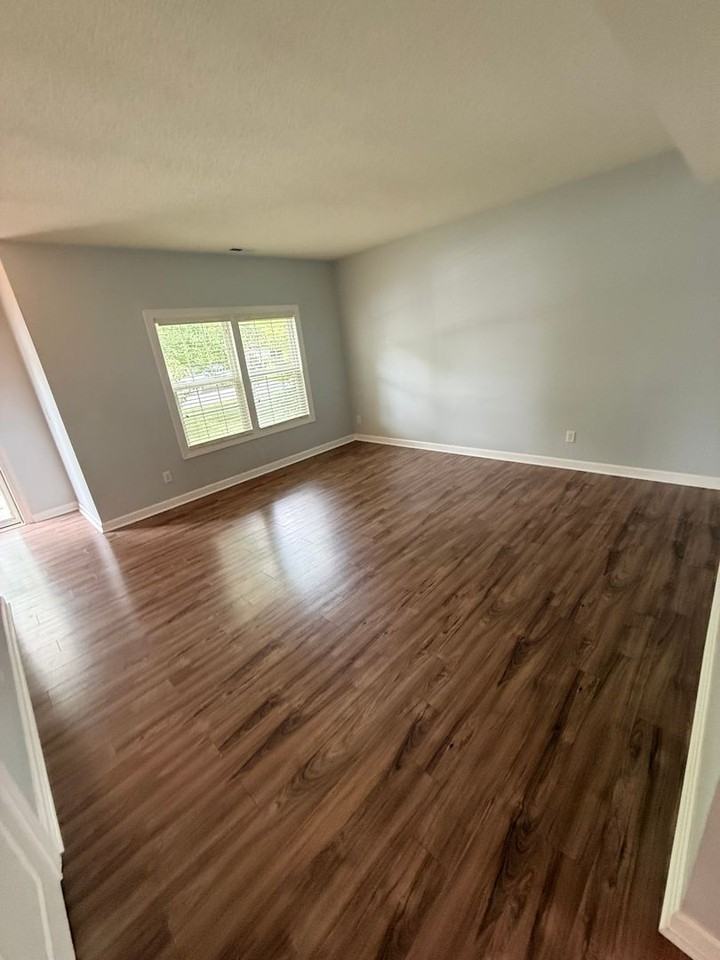 10665 Brooks St - Photo 5 of 25