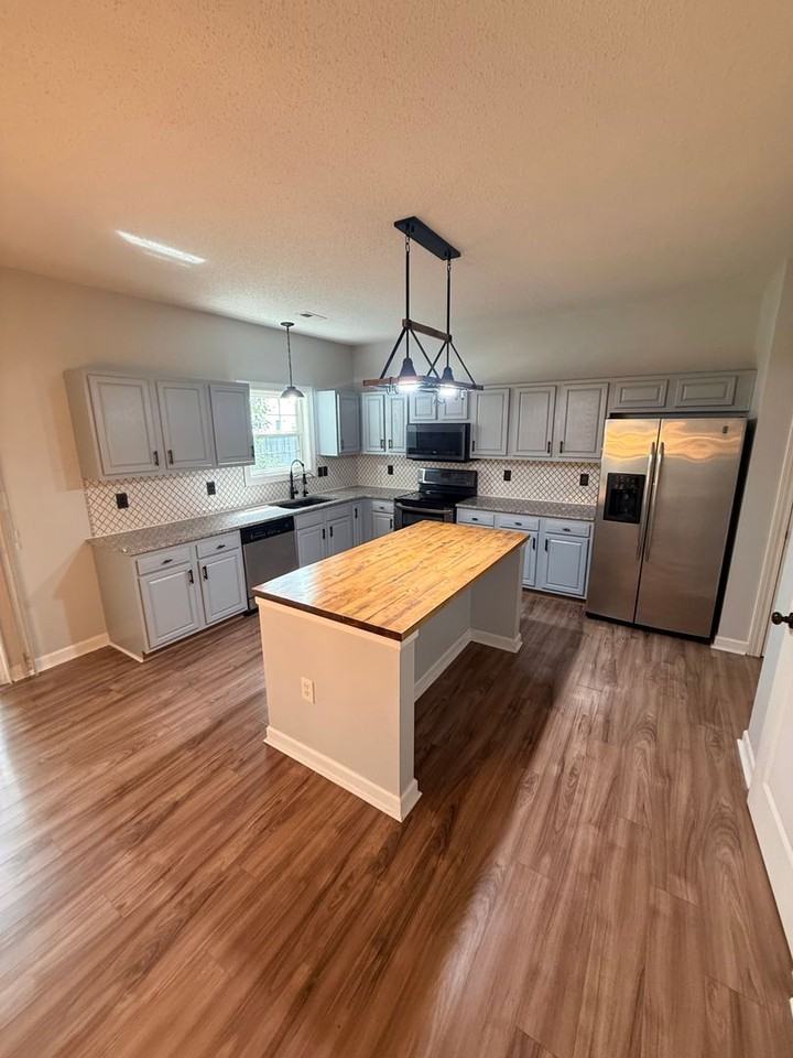 10665 Brooks St - Photo 7 of 25