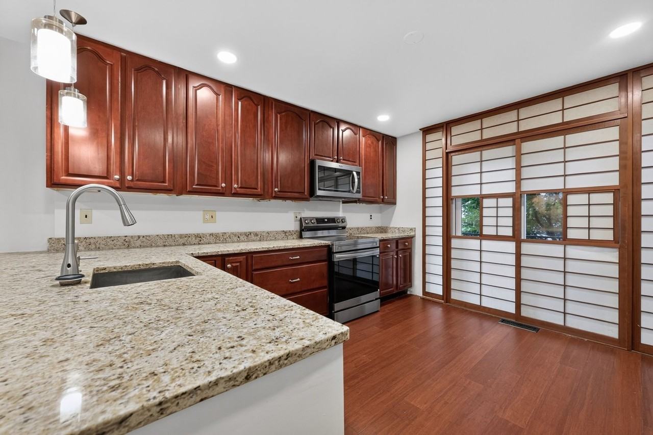 10766 Castleton Turn - Photo 7 of 39