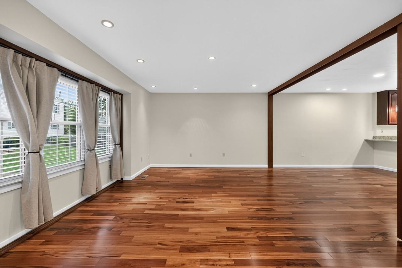 10766 Castleton Turn - Photo 3 of 39