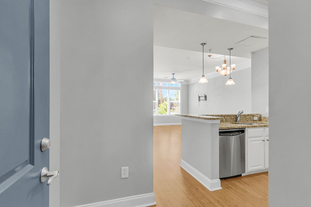 200 River Landing Dr - Photo 6 of 34