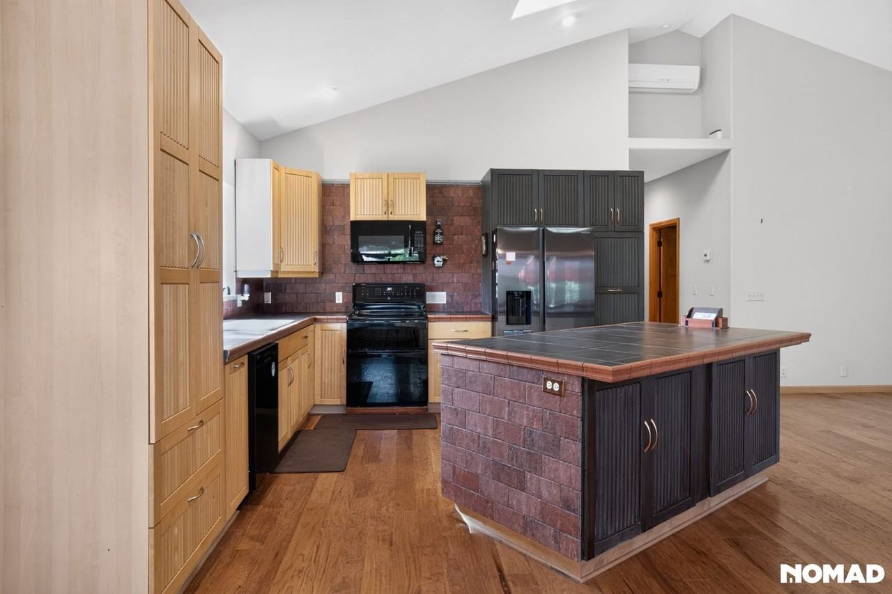 230 Patterson St - Photo 7 of 41