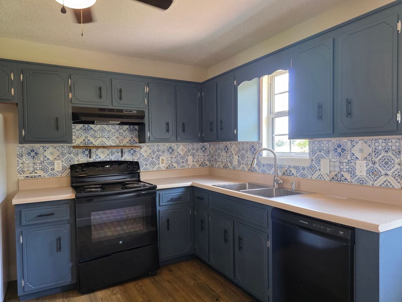 1822 Carneal Ln - Photo 4 of 12