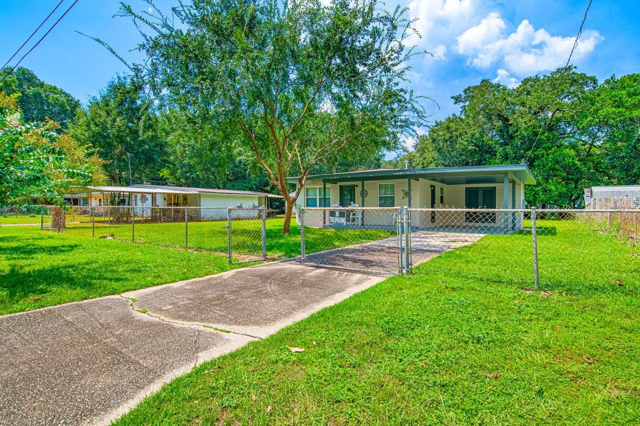 613 Edgecliff Dr
