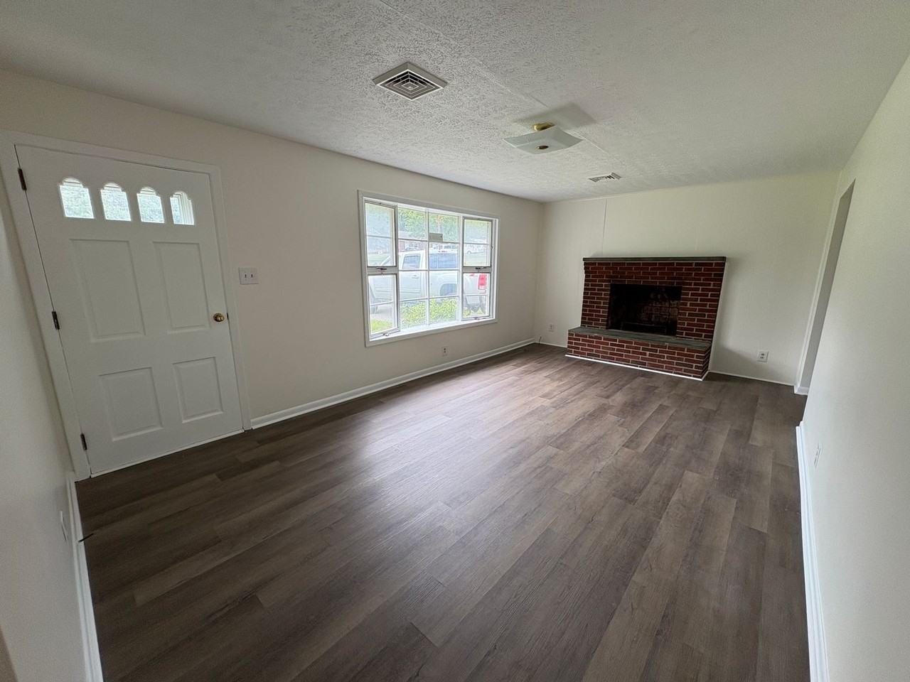 145 Madison Cir - Photo 2 of 23