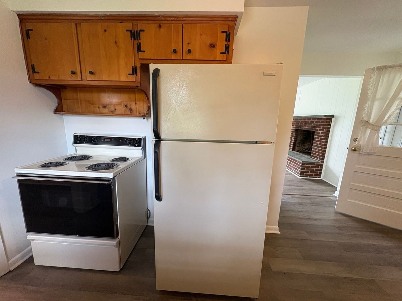 145 Madison Cir - Photo 6 of 23