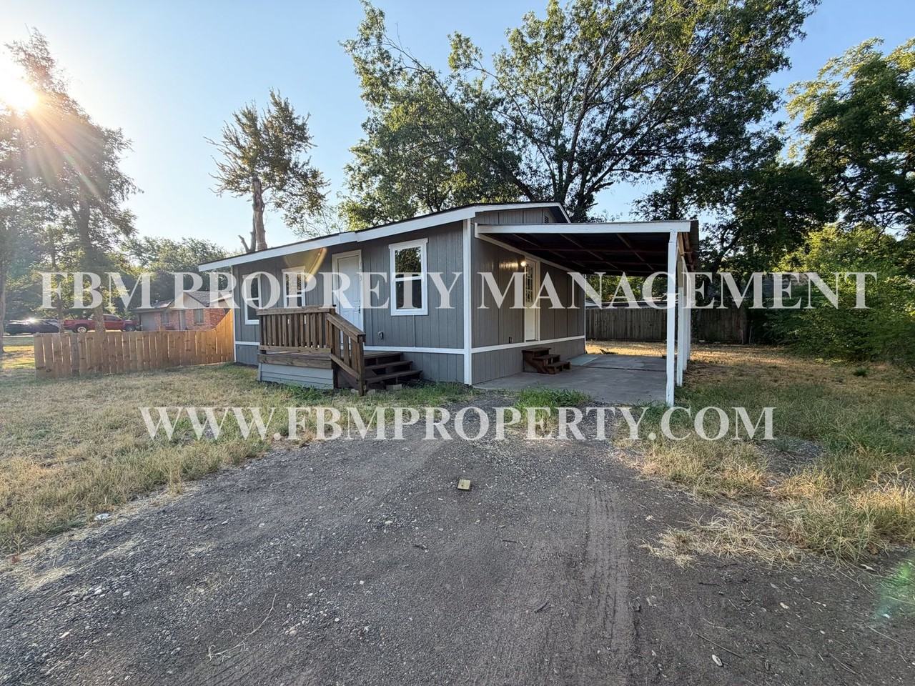 103 E Allyn Ave - Photo 2 of 14