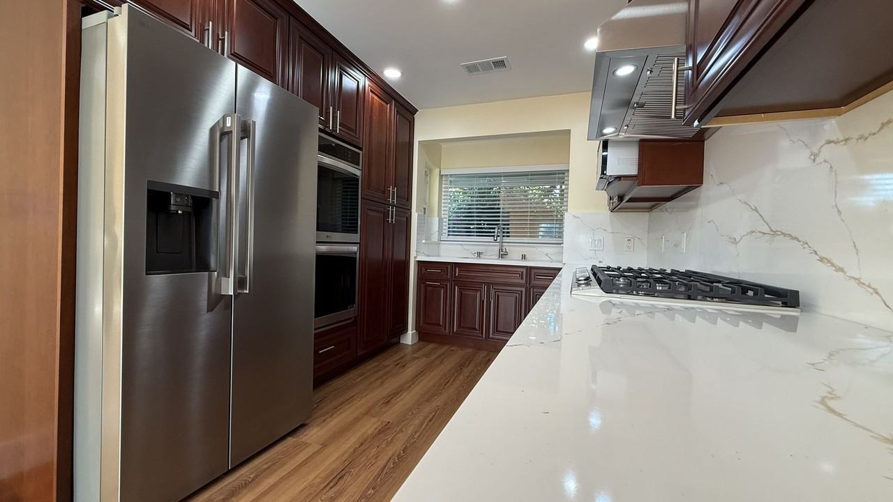 5250 Keystone Dr - Photo 7 of 26
