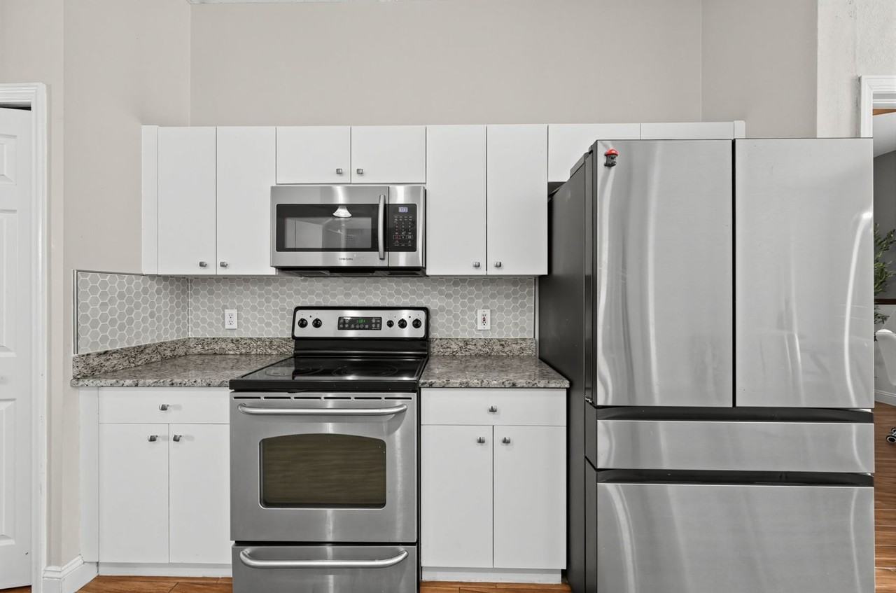 2926 Inlet Cove Ln E - Photo 7 of 41