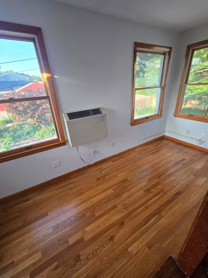 21 Milton Ave - Photo 6 of 14