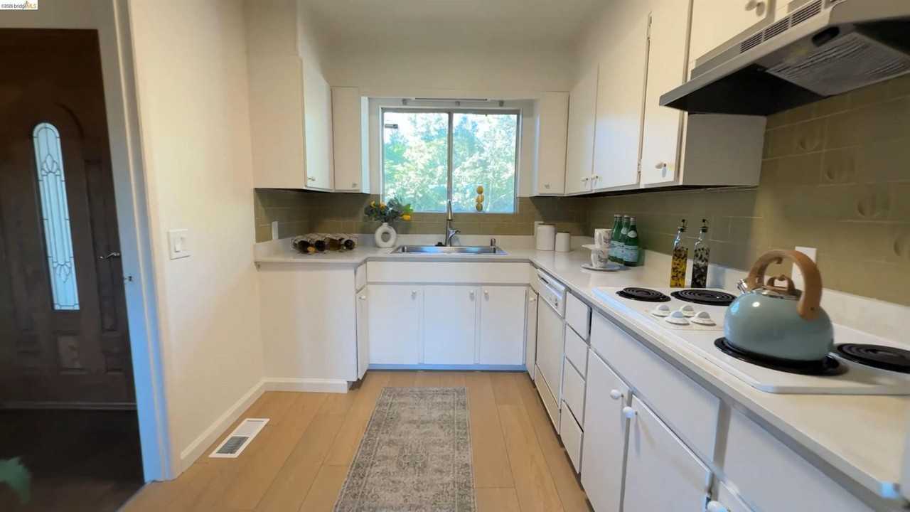 5051 Harrison Grade Rd - Photo 7 of 26