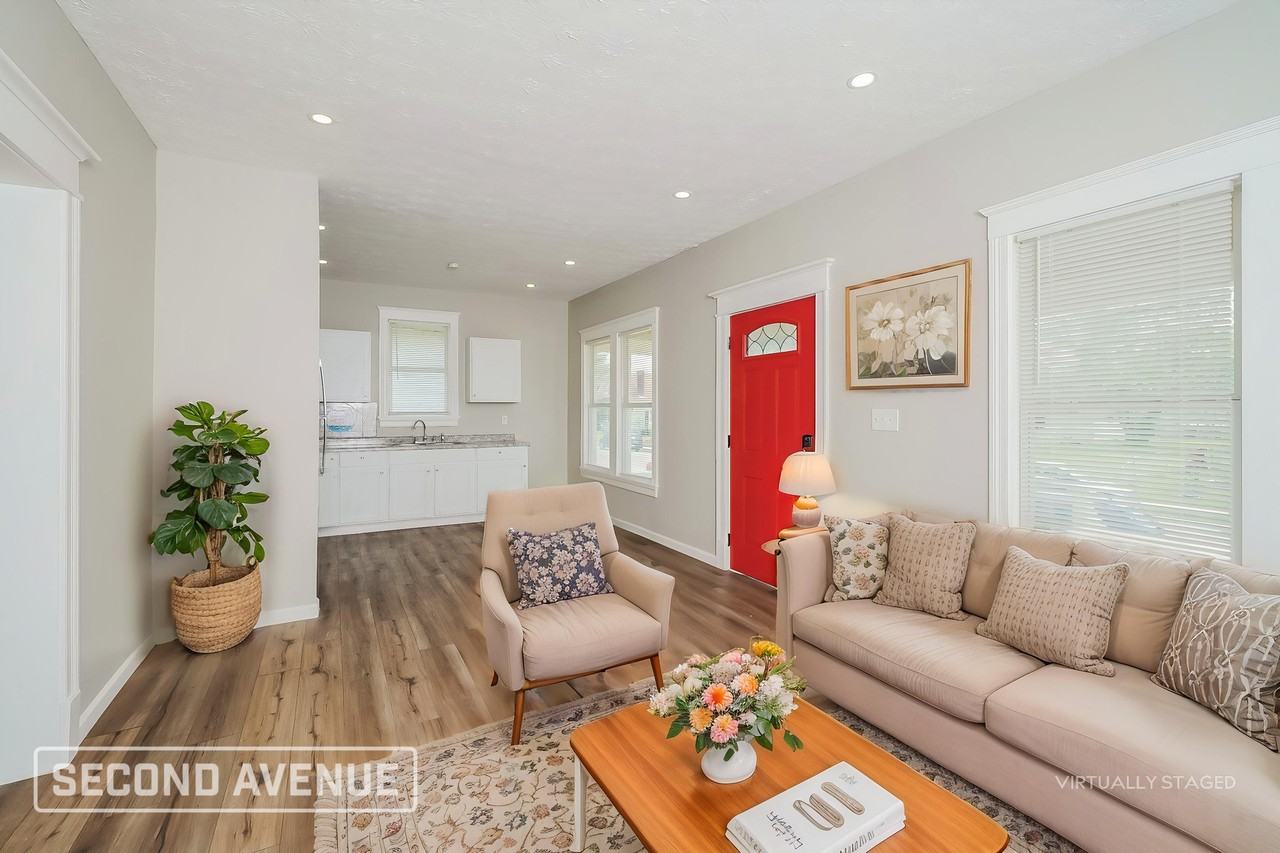 2117 Osage Ave - Photo 2 of 20