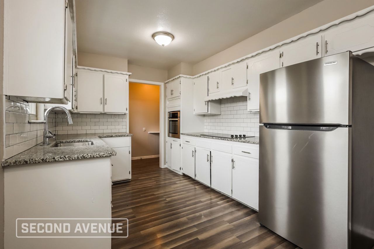 6328 N Hammond Ave - Photo 3 of 15