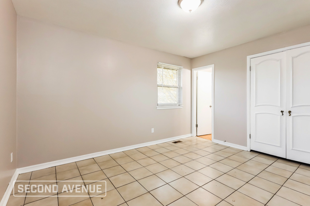 6328 N Hammond Ave - Photo 5 of 15