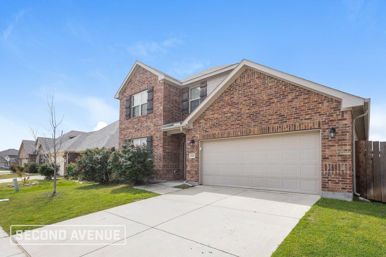 528 Bird Creek Dr - Photo 2 of 29