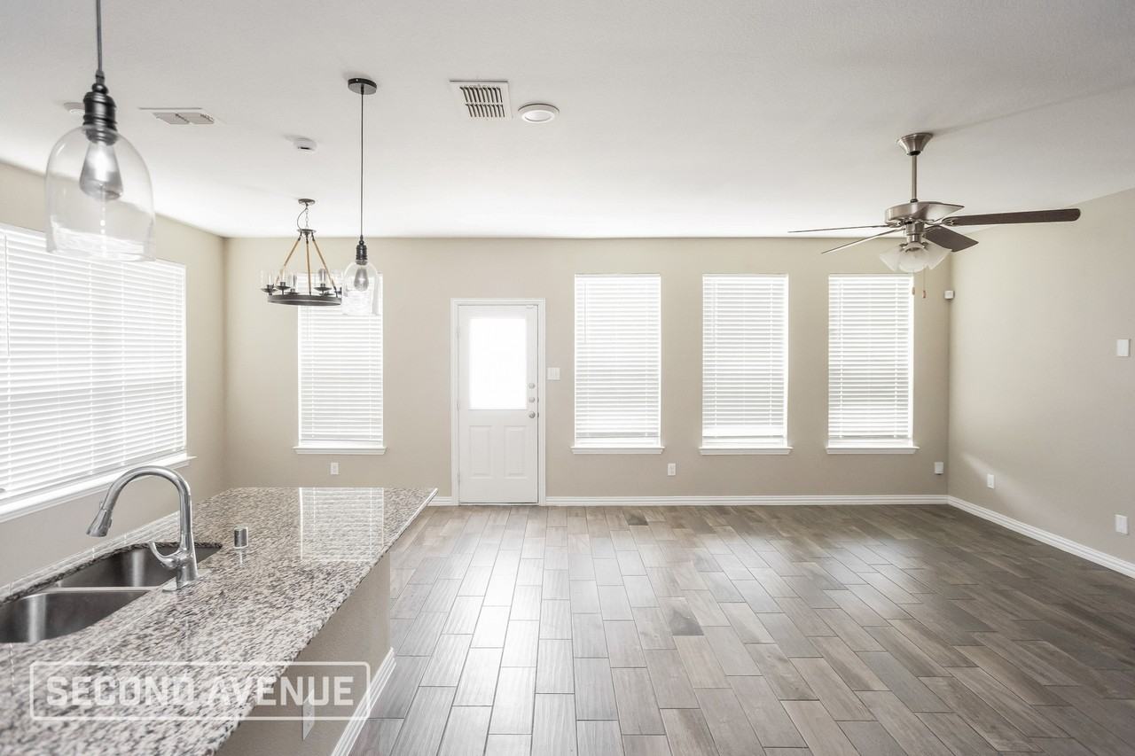 528 Bird Creek Dr - Photo 7 of 28