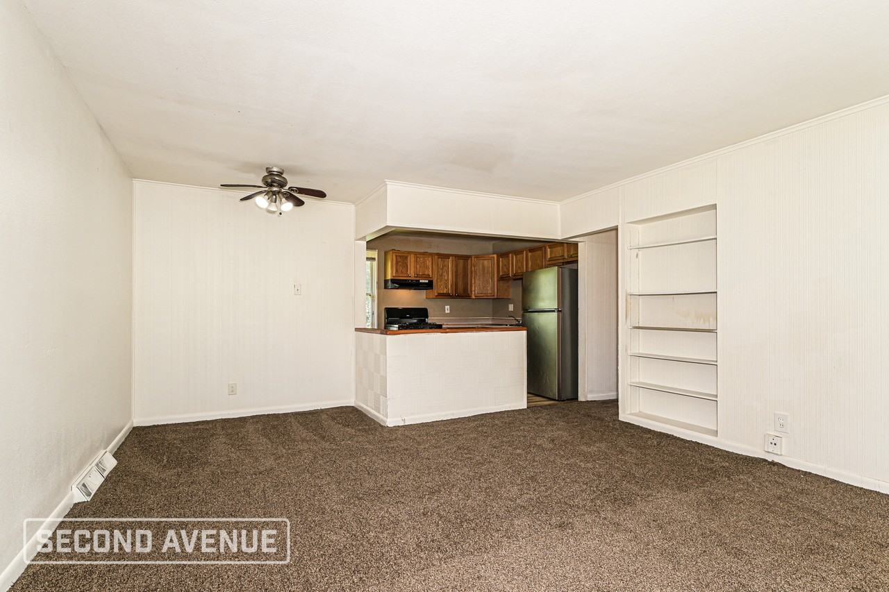9743 Edgefield Dr - Photo 4 of 15