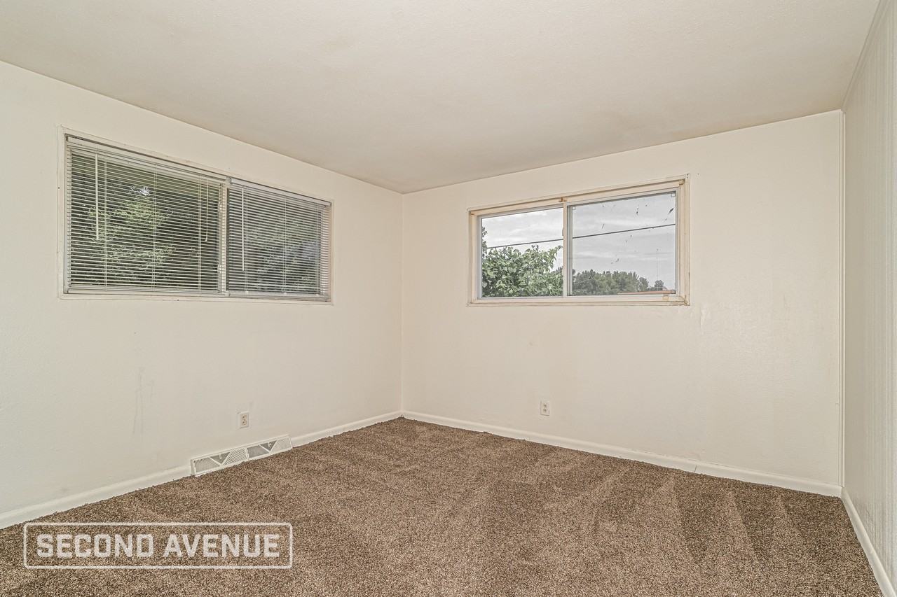 9743 Edgefield Dr - Photo 6 of 15