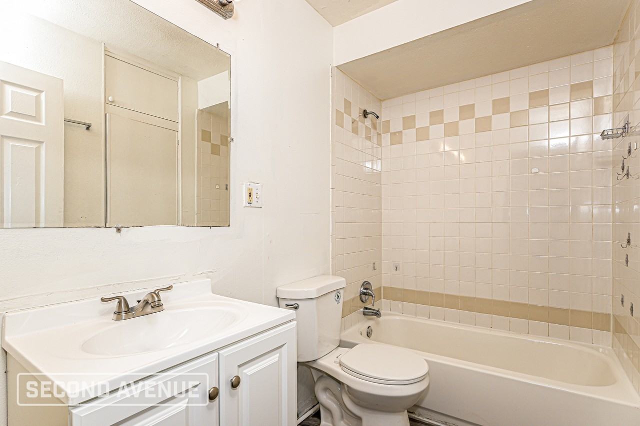 9743 Edgefield Dr - Photo 7 of 15