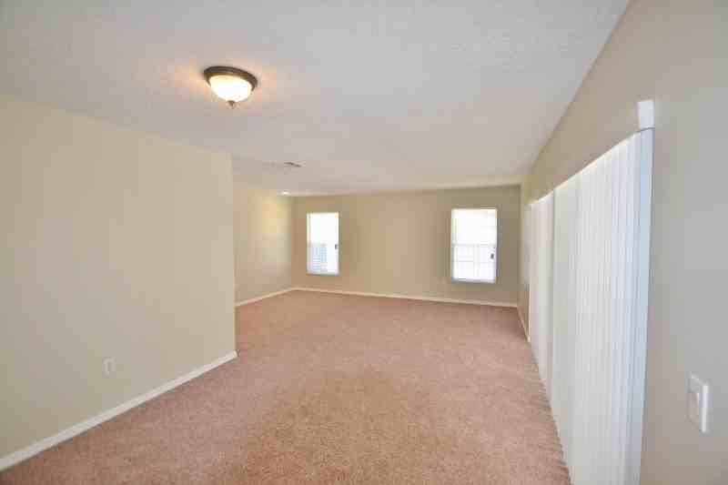 6916 Sugarbush Dr - Photo 3 of 10