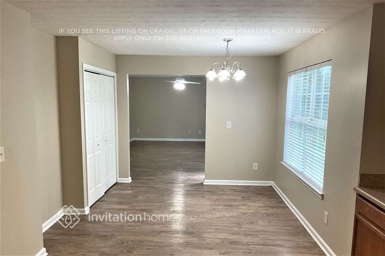 1027 Lear Dr - Photo 3 of 24