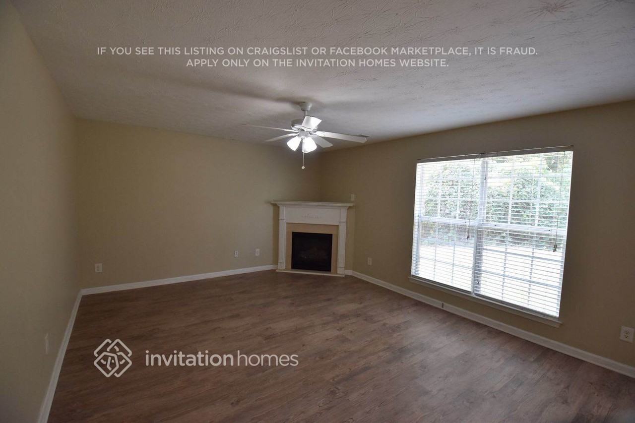 1027 Lear Dr - Photo 4 of 24