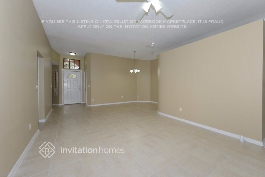 5422 Friarsway Dr - Photo 2 of 14
