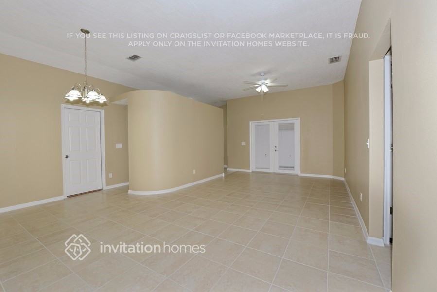 5422 Friarsway Dr - Photo 3 of 14