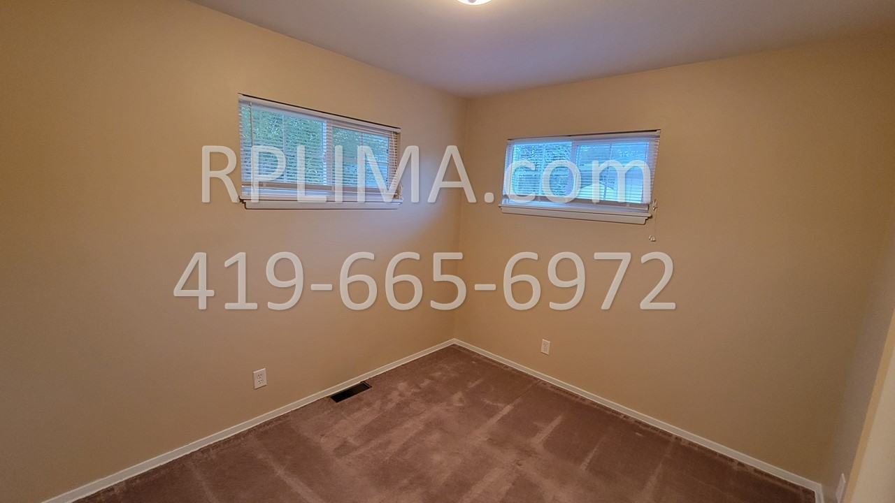 540 S Collins Ave #1 - Photo 6 of 9